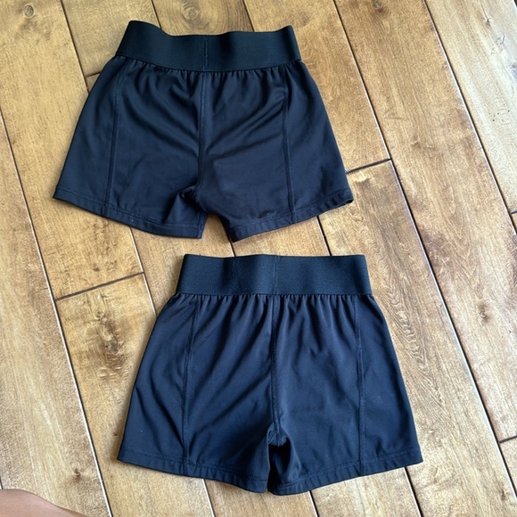 Girls Adidas Volleyball Shorts (2) Size Large - Picture 3 of 3